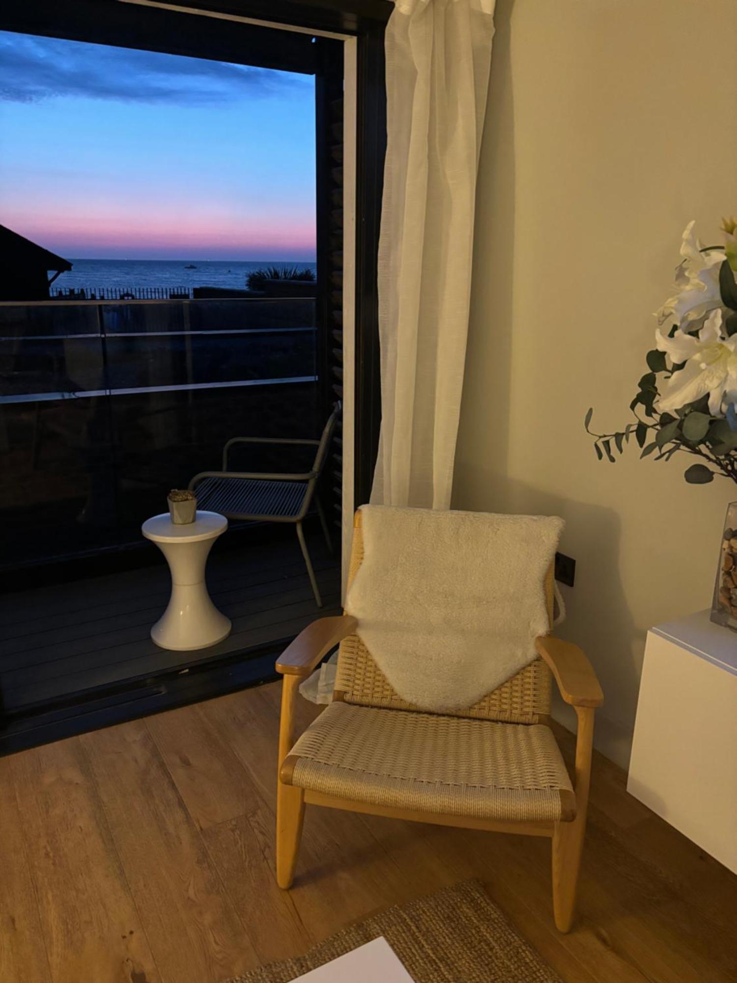 Home With Sea Views Next To The Beach! Whitstable Zewnętrze zdjęcie